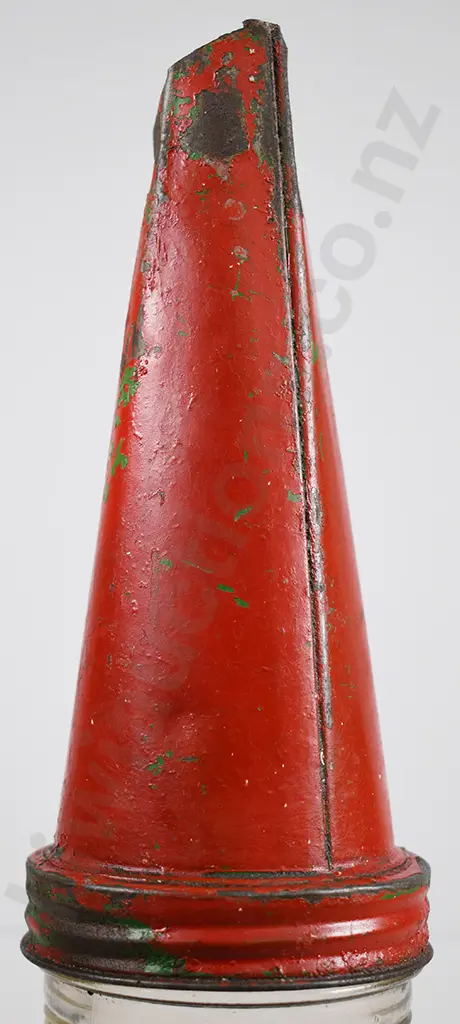 VACUUM OIL PINT OIL BOTTLE, WITH POURER Image 1++