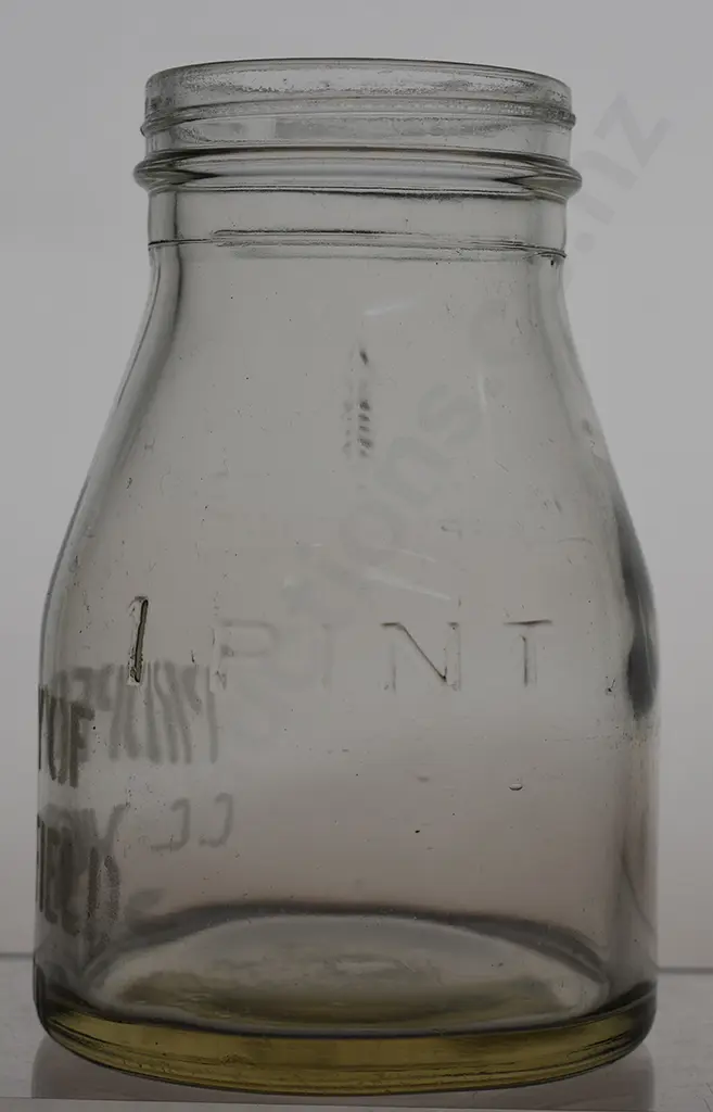 WAKEFIELD PINT OIL BOTTLE, ETCHED Image 1++
