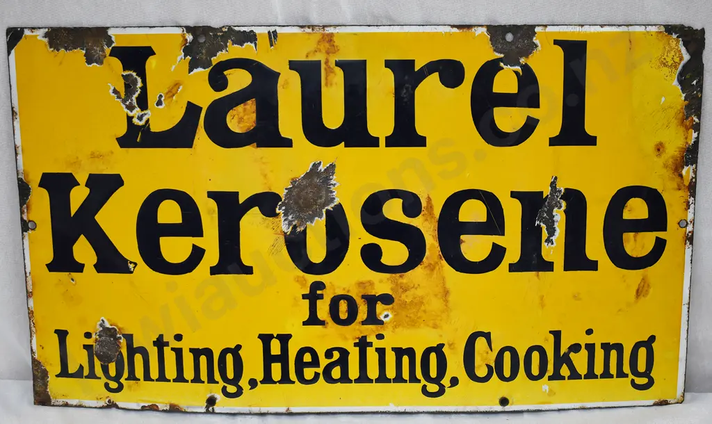LAUREL KEROSENE ENAMEL SIGN Image 1++