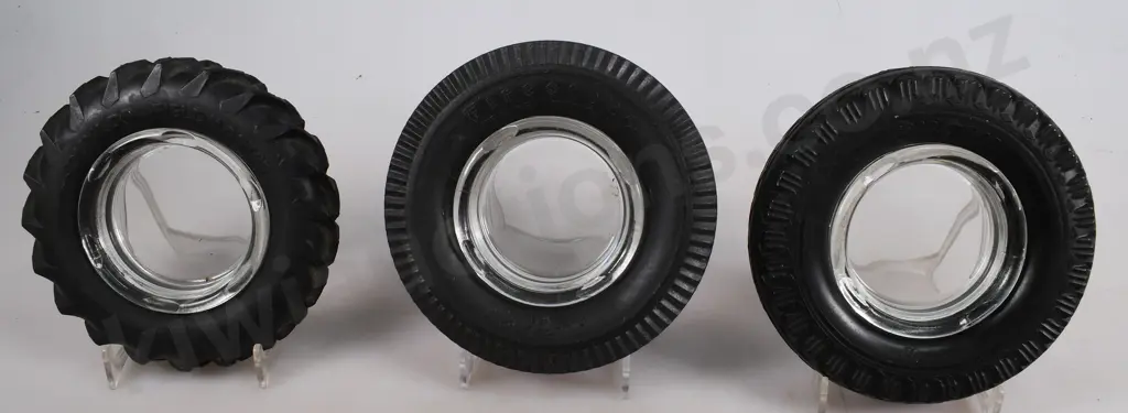ADVERTISING TYRE ASHTRAYS Image 1++