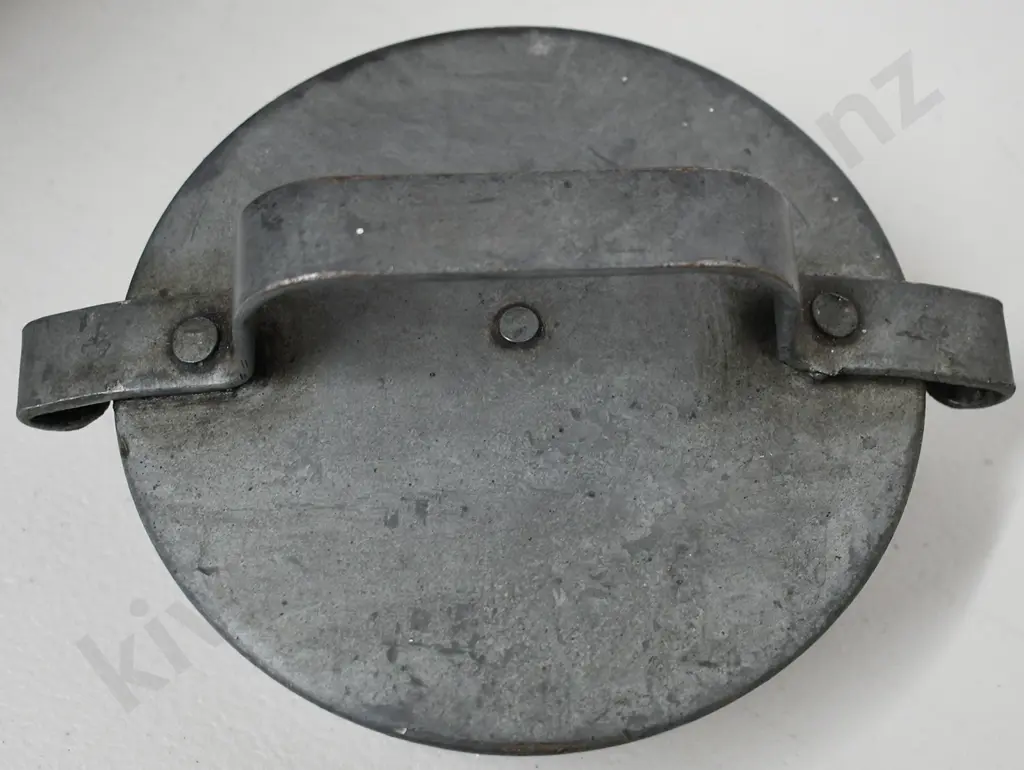 CAL TEX LARGE OIL CAN Image 1++