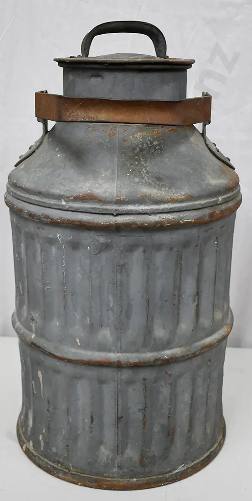 VACUUM OIL CO.PTY OIL CAN Image 1++