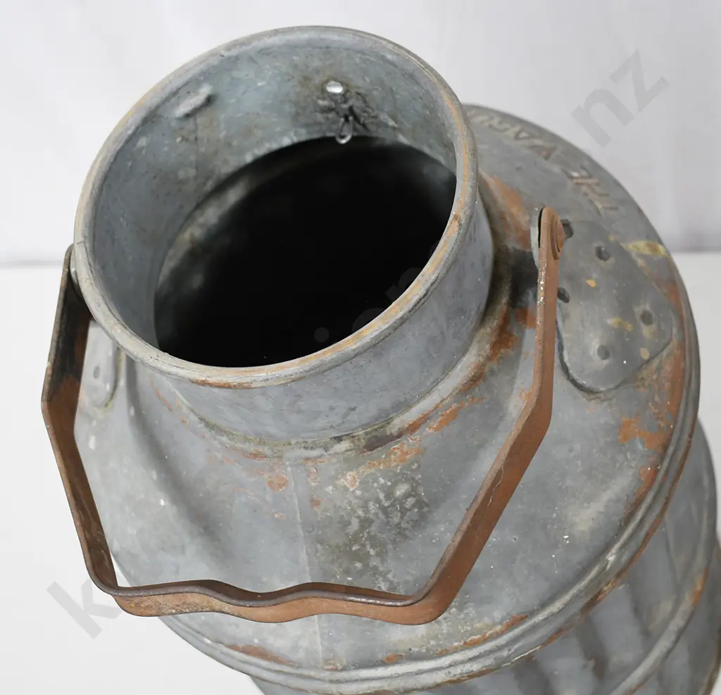 VACUUM OIL CO.PTY OIL CAN Image 1++