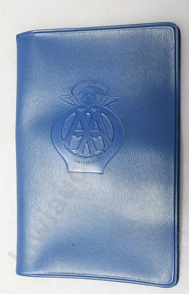 MIXED AUTOMOTIVE COLLECTABLES Image 1++