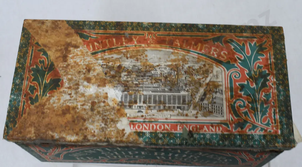 CALTEX & HUNTLEY & PALMERS TINS Image 1++