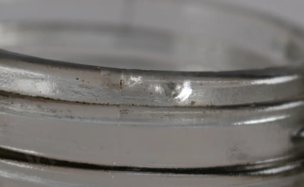 BIG TREE QUART OIL BOTTLE WITH POURER Image 1++