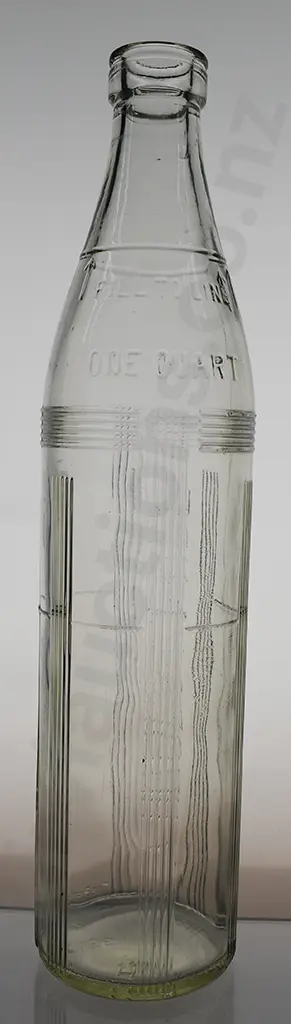 EUROPA QUART OIL BOTTLE Image 1++