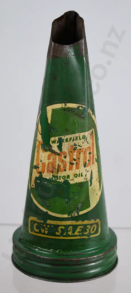 WAKEFIELD CASTROL PRESSED TIN BOTTLE POURER Image 1++