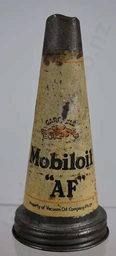 MOBILOIL 'AF' PRESSED TIN BOTTLE POURER Image 1++