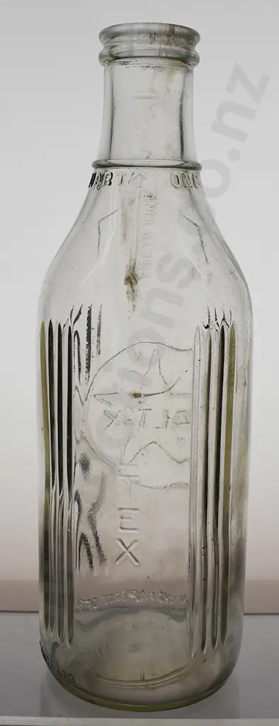 CALTEX QUART OIL BOTTLE Image 1++