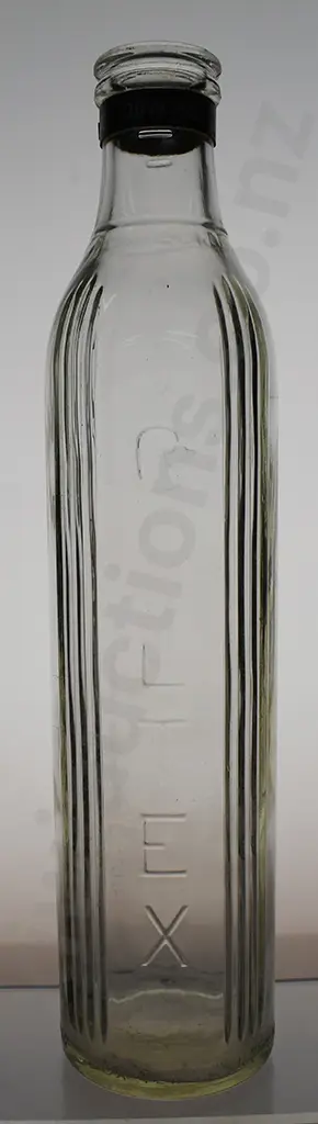 CALTEX QUART OIL BOTTLE Image 1++