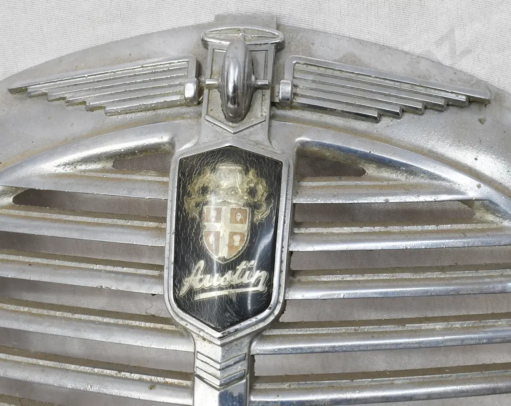 AUSTIN & MORRIS 8 CAR GRILLS Image 1++