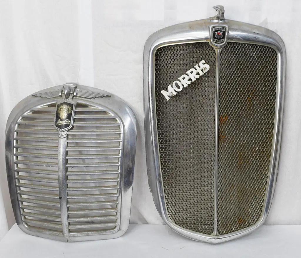 AUSTIN & MORRIS 8 CAR GRILLS Image 1++