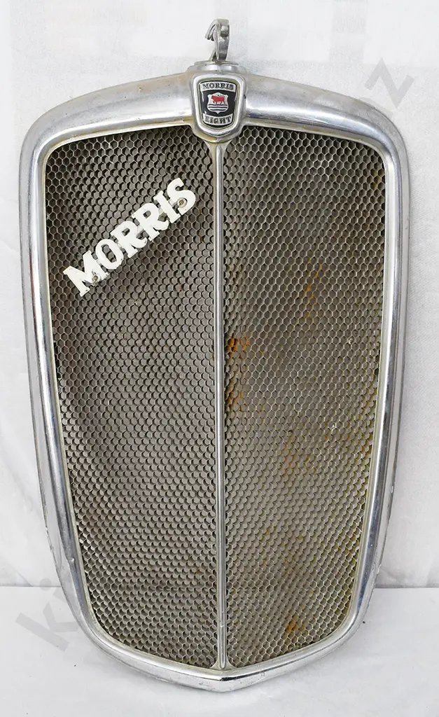 AUSTIN & MORRIS 8 CAR GRILLS Image 1++