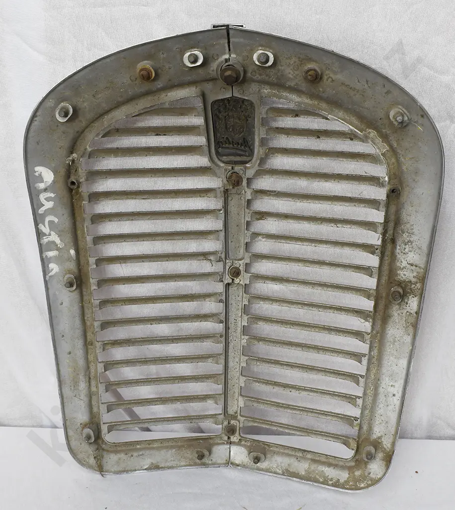 AUSTIN & MORRIS 8 CAR GRILLS Image 1++