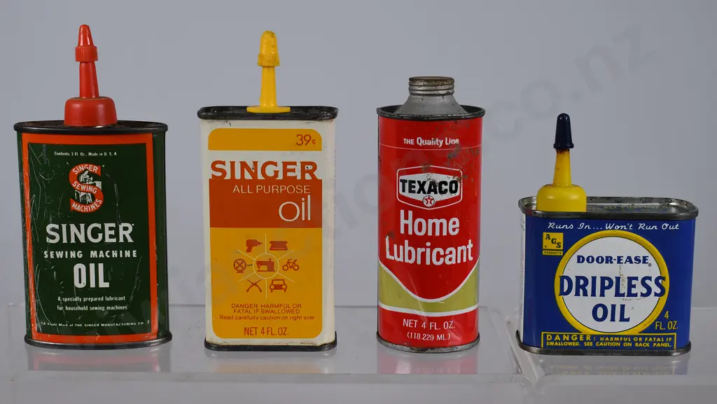 GROUP OF 4 SMALL OIL TINS Image 1++