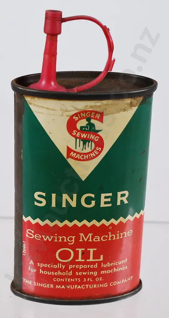 SINGER SEWING MACHINE OIL TIN Image 1++