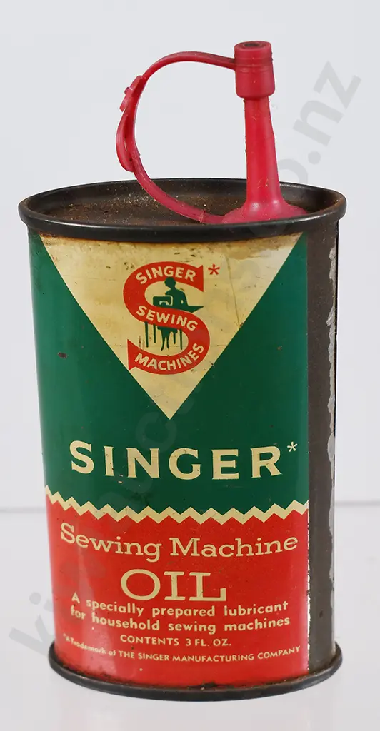 SINGER SEWING MACHINE OIL TIN Image 1++