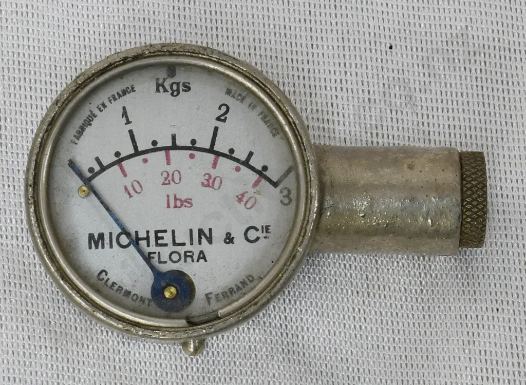 MICHELIN TYRE GAUGE IN ORIGINAL TIN Image 1++