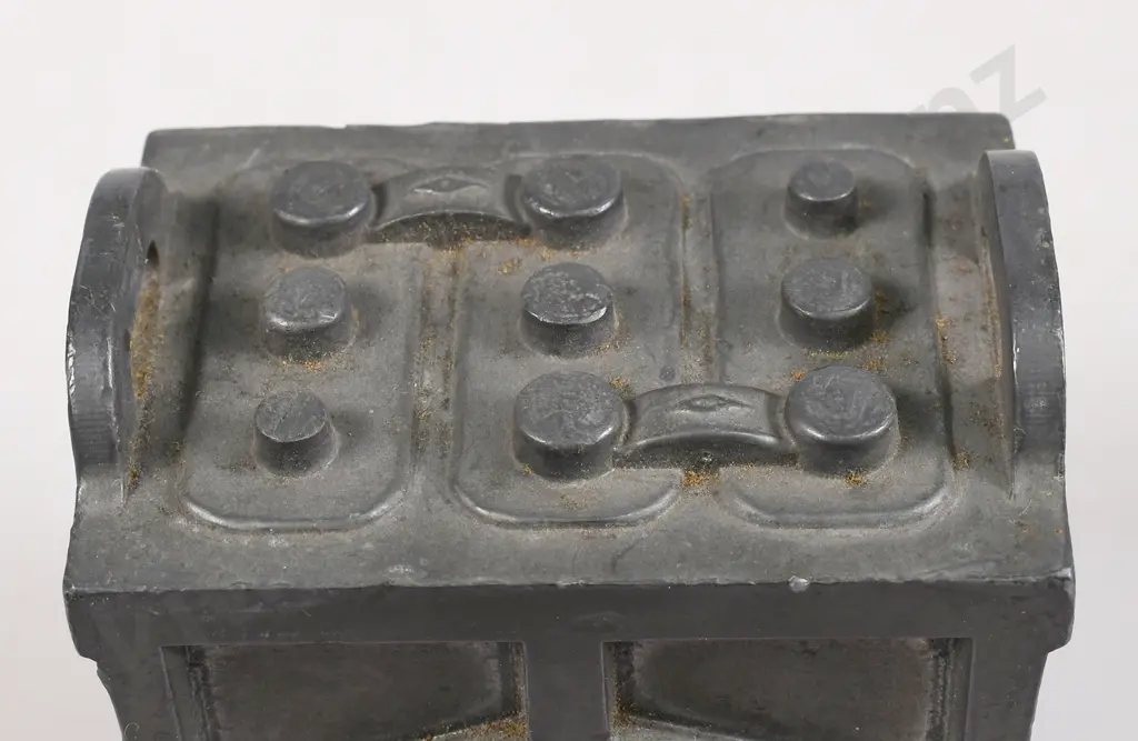 VESTA BATTERY ADVERTISING PAPERWEIGHT Image 1++