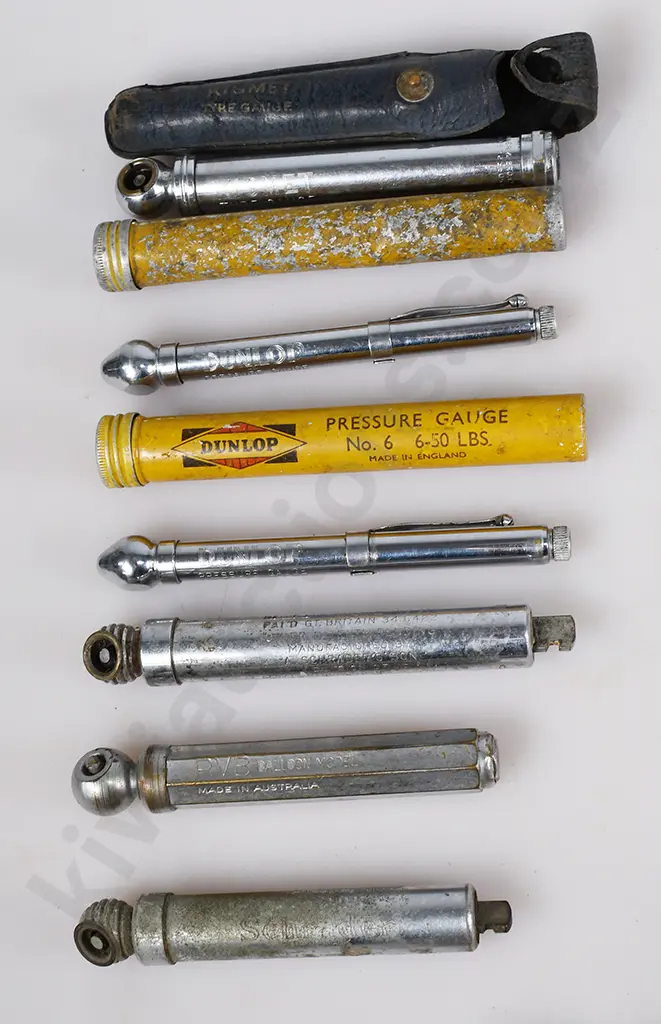 ASSORTED TYRE GAUGES & AUTOMOTIVE ITEMS Image 1++