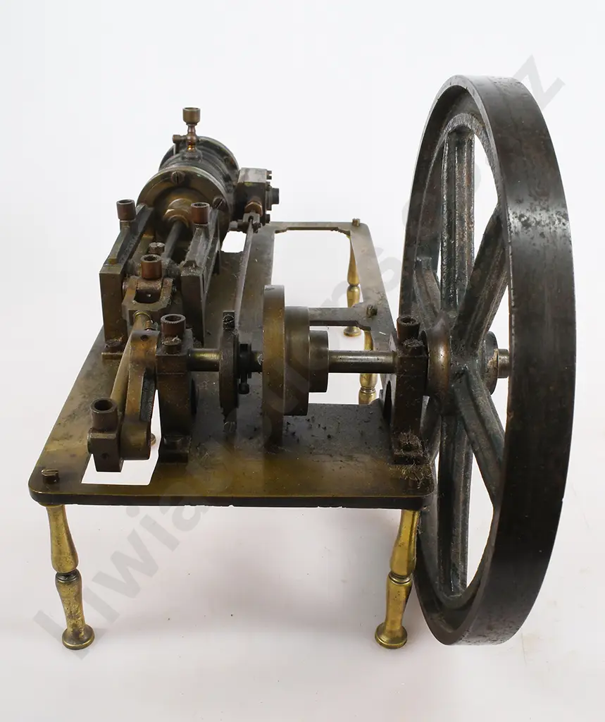 HORIZONTAL MODEL STEAM ENGINE Image 1++