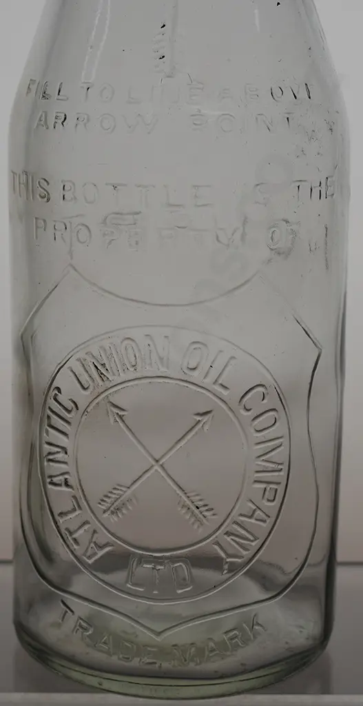 ATLANTIC UNION QUART OIL BOTTLE WITH POURER Image 1++