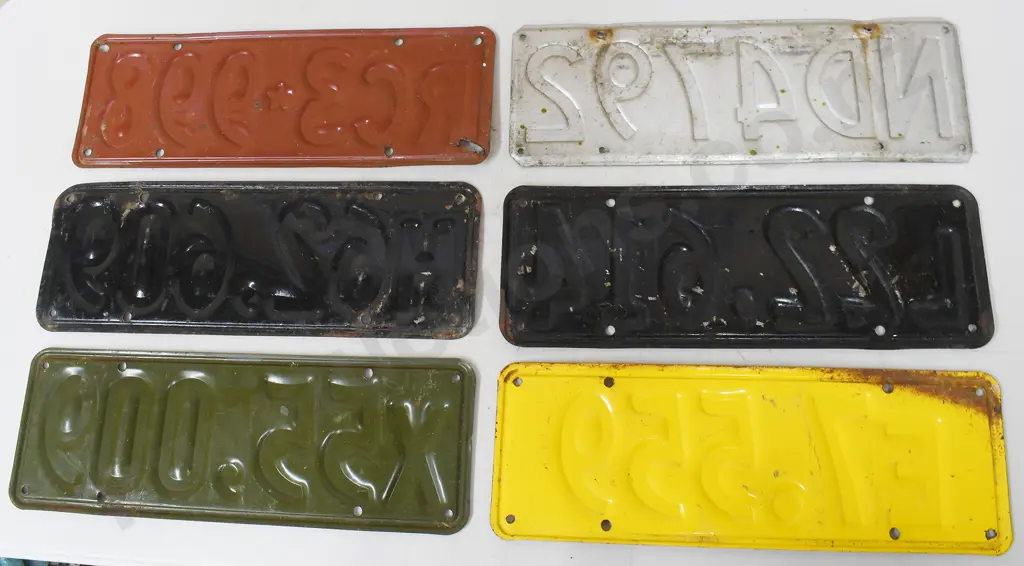 ASSORTED NEW ZEALAND SINGLE NUMBER PLATES Image 1++