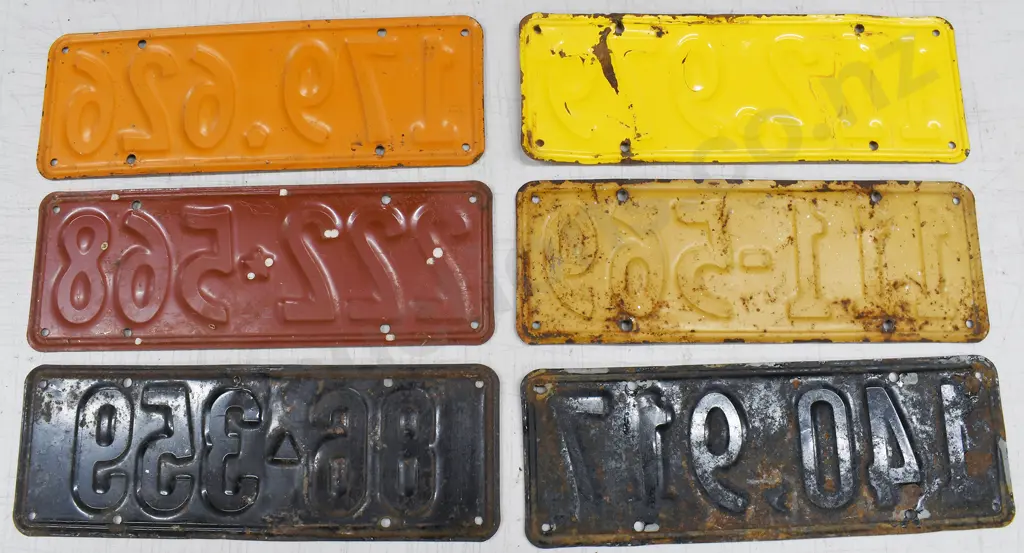 ASSORTED NEW ZEALAND SINGLE NUMBER PLATES Image 1++