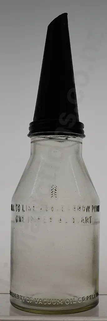 VACUUM OIL QUART OIL BOTTLE, WITH POURER Image 1++