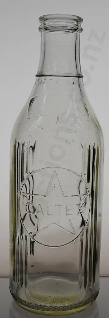 CALTEX QUART OIL BOTTLE Image 1++
