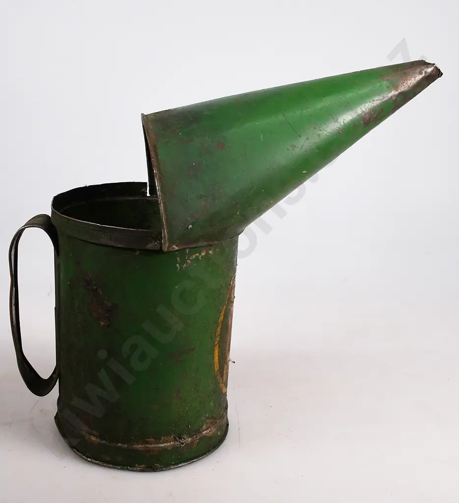 CASTROL MOTORING OIL POURER Image 1++