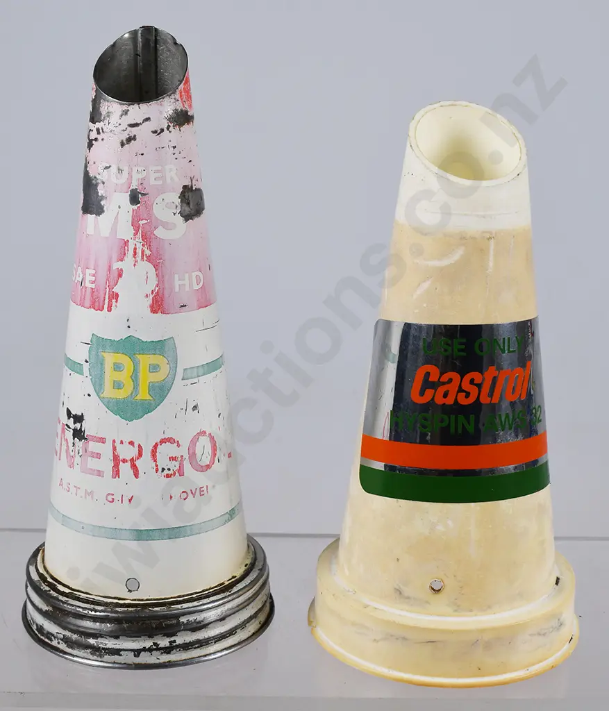 BP, CASTROL OIL BOTTLE POURERS Image 1++