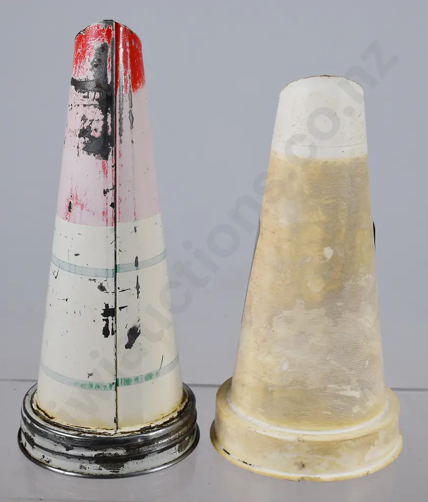BP, CASTROL OIL BOTTLE POURERS Image 1++