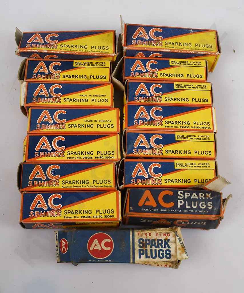 ASSORTED SPARK PLUG ITEMS Image 1++