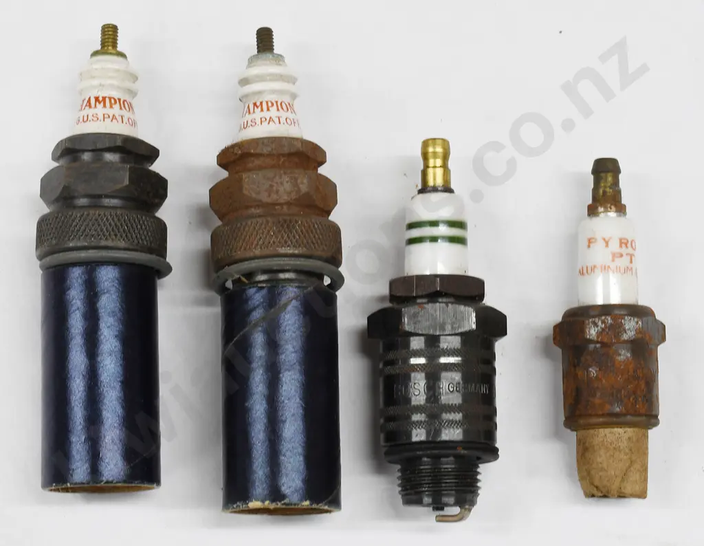 ASSORTED SPARK PLUG ITEMS Image 1++
