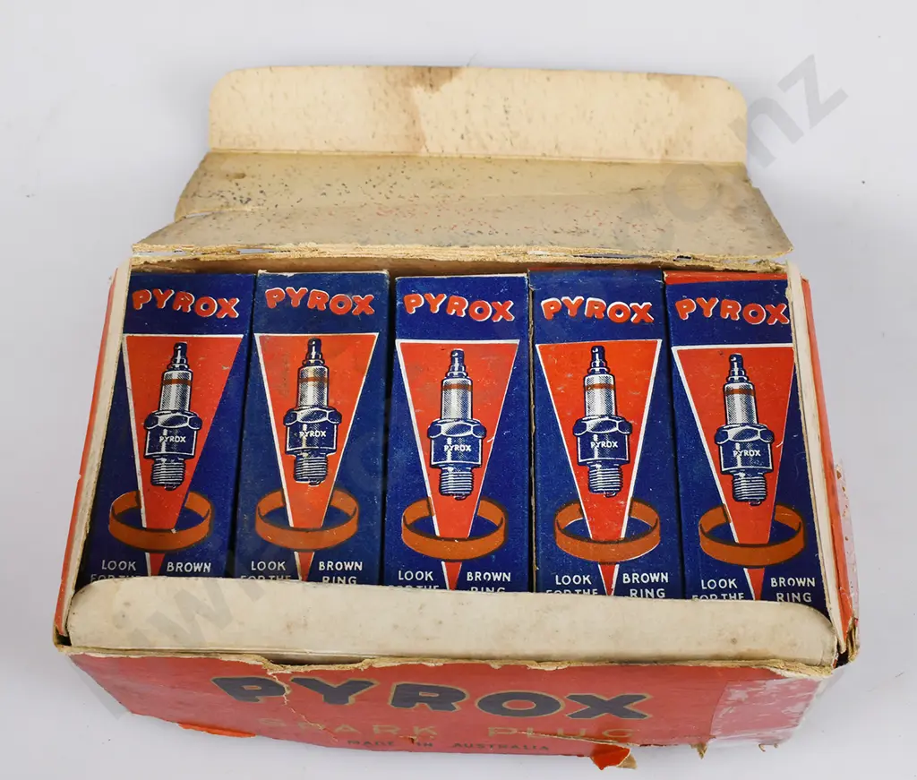 ASSORTED SPARK PLUG ITEMS Image 1++