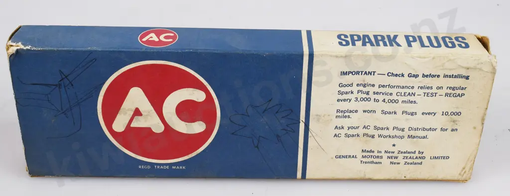 ASSORTED SPARK PLUG ITEMS Image 1++