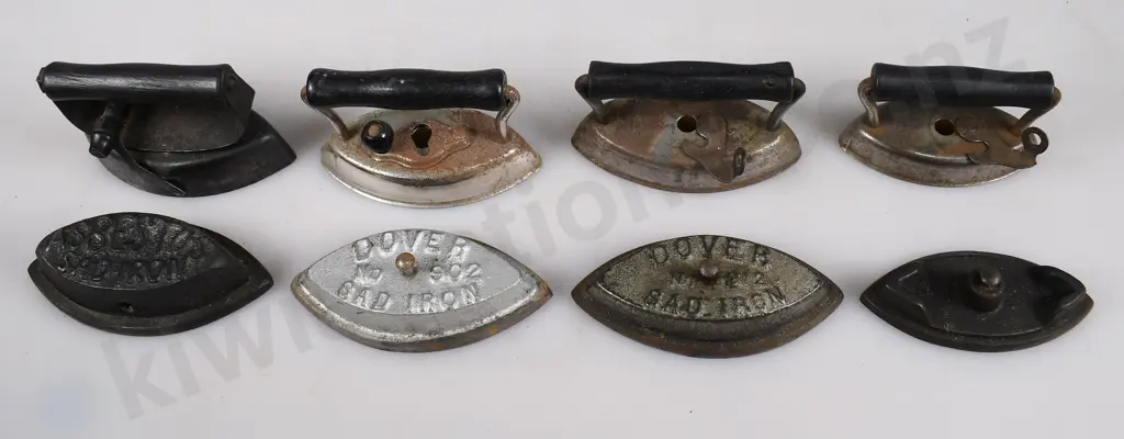 COLLECTION OF MINIATURE SAD IRONS Image 1++