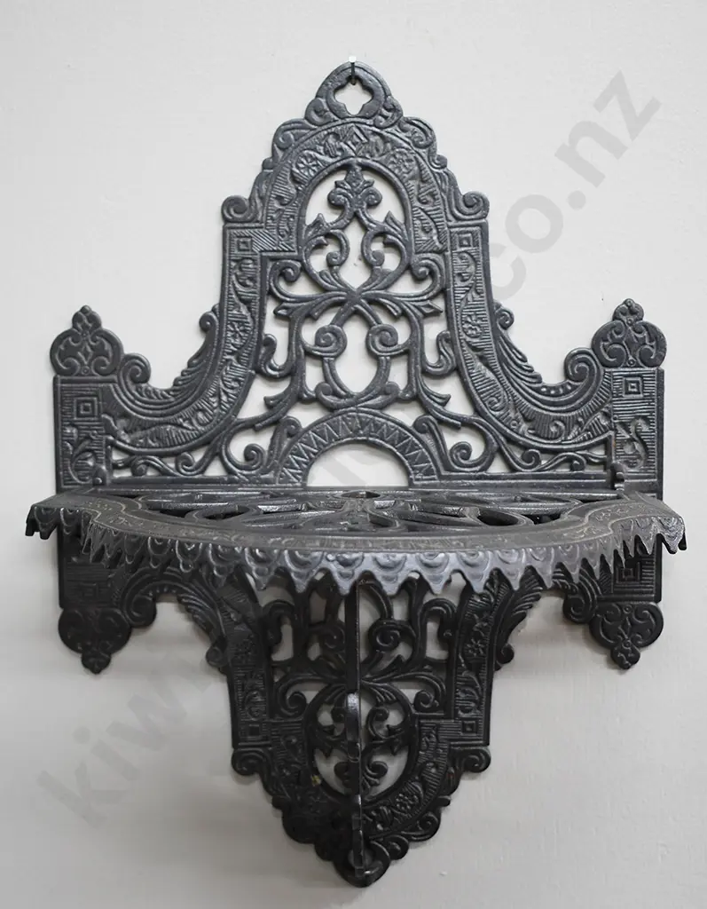 CAST IRON WALL SHELF BRACKET Image 1++