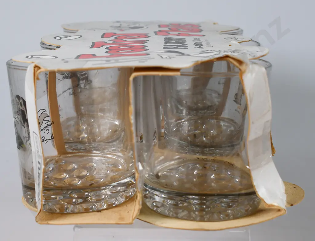 1986 FOOTROT FLATS RUGBY GLASS SET IN ORIGINAL BOX Image 1++