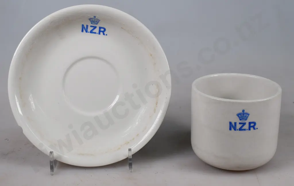 NEW ZEALAND RAILWAYS, CROWN LYNN CUP & SAUCER Image 1++