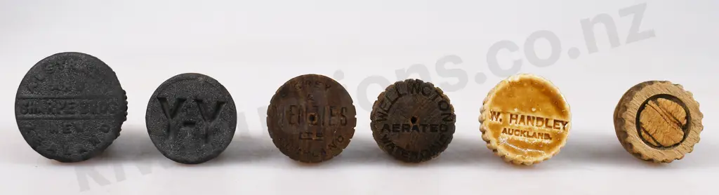 BOTTLE STOPPERS Image 1++