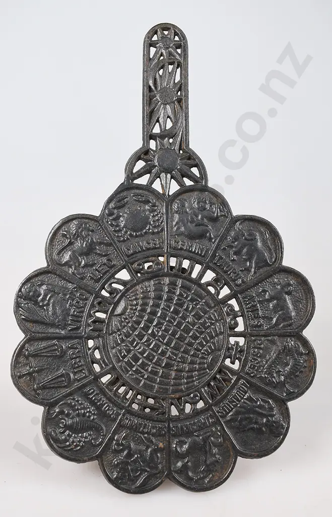 CAST IRON TRIVETS Image 1++