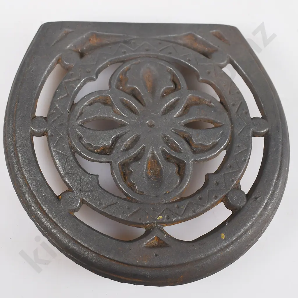 CAST IRON TRIVETS Image 1++