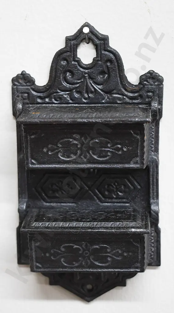 CAST IRON WALL MOUNTED MATCH BOX BRACKET Image 1++