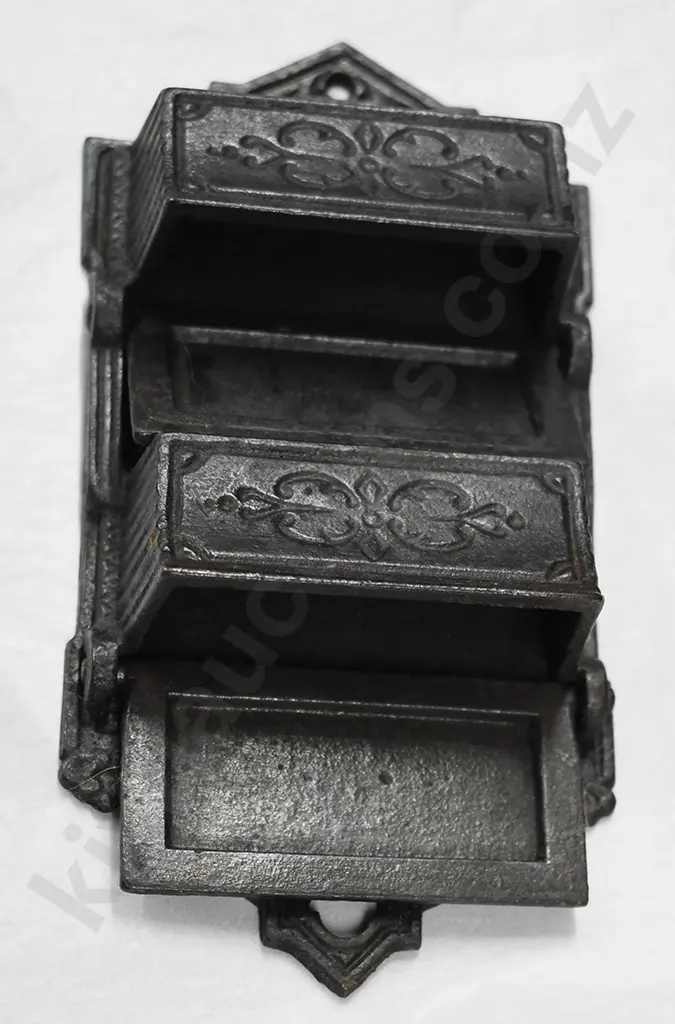 CAST IRON WALL MOUNTED MATCH BOX BRACKET Image 1++