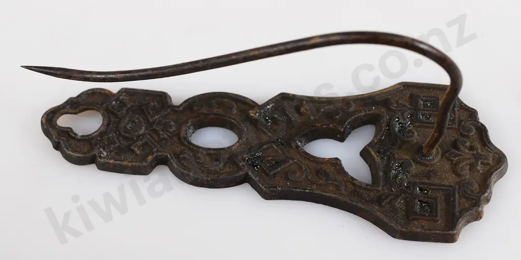 CAST IRON WALL RECEIPT HOOKS Image 1++