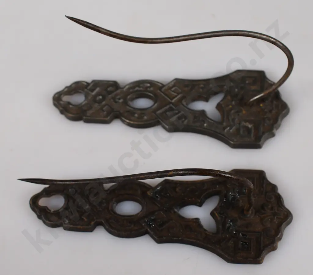 CAST IRON WALL RECEIPT HOOKS Image 1++
