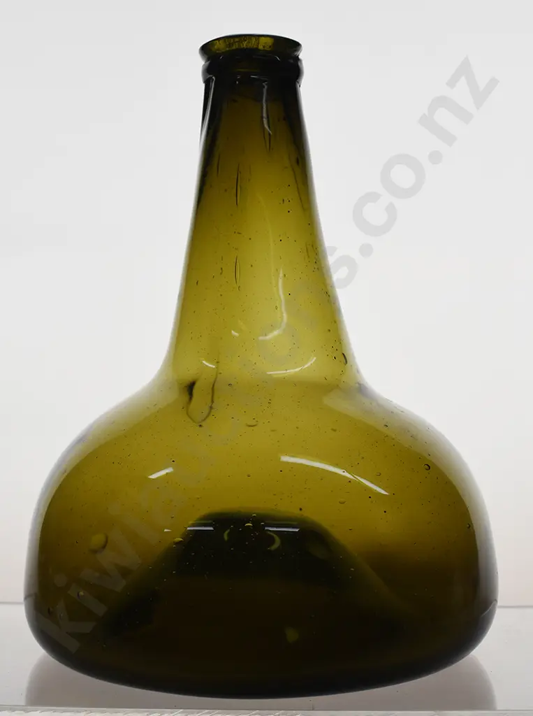 DUTCH ONION FREE BLOWN BOTTLE Image 1++